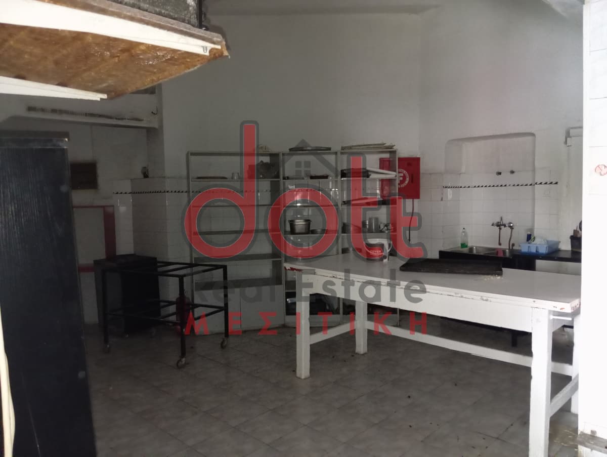Retail Store in Neapoli, Nikaia — Photo 2 of 5