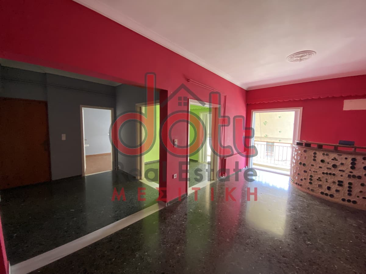 Apartment in Chomateri, Koridallos — Photo 1 of 12