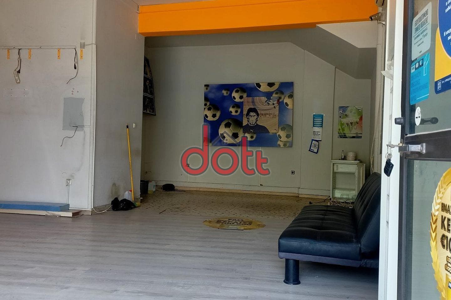 Κατάστημα στην Άνω Κορυδαλλός, Αγία Βαρβάρα — Φωτογραφία 2 από 7