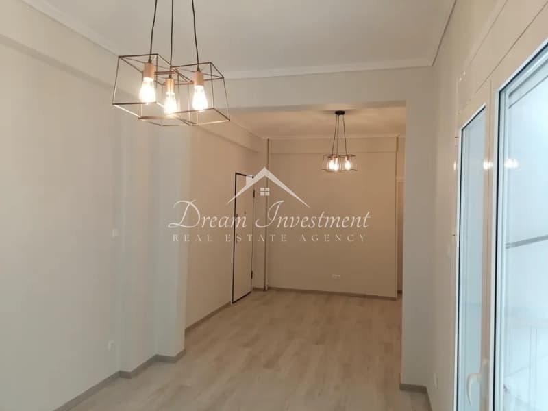 Apartment in Kato Petralona, Petralona — Photo 2 of 11
