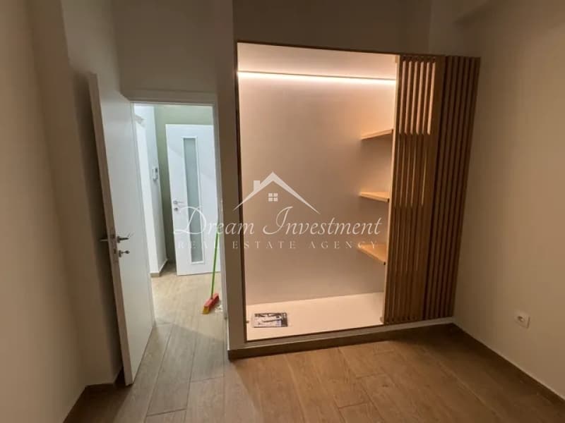 Apartment in Platia Koumoundourou, Kentro — Photo 9 of 12