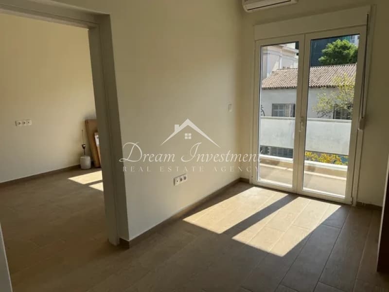 Apartment in Platia Koumoundourou, Kentro — Photo 3 of 12