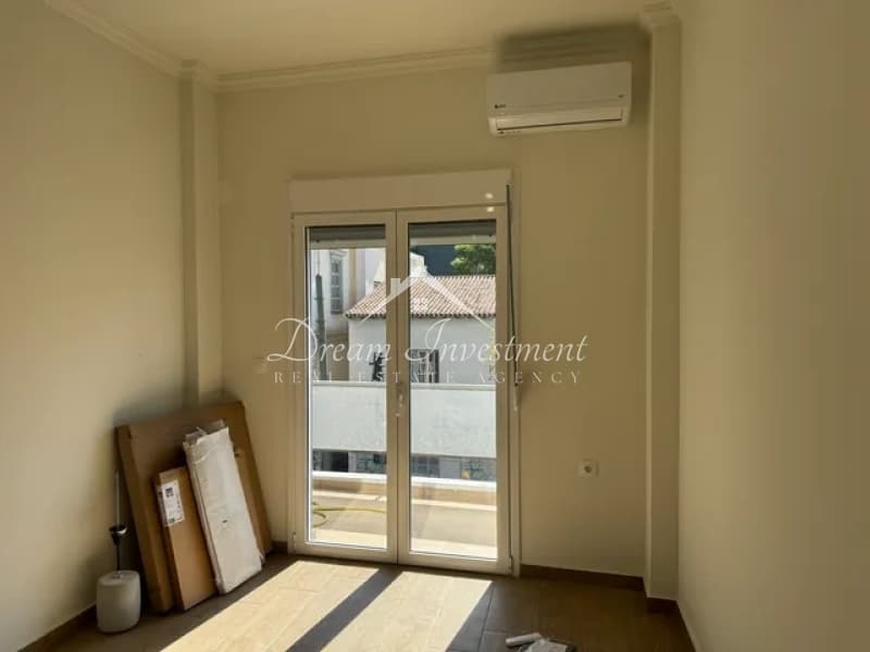 Apartment in Platia Koumoundourou, Kentro — Photo 4 of 12