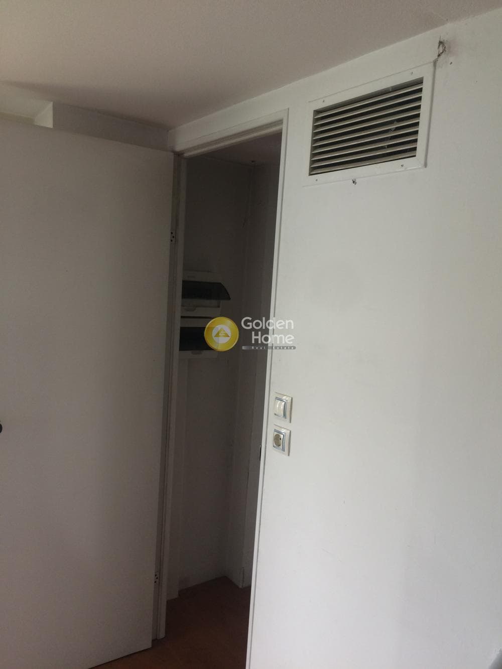 Retail Store in Kanapitsa, Metamorfosi — Photo 10 of 17