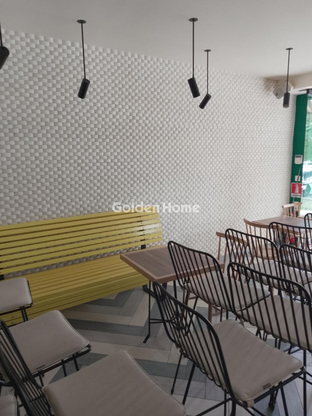 Retail Store in Ano Ilioupoli, Imittos — Photo 1 of 2
