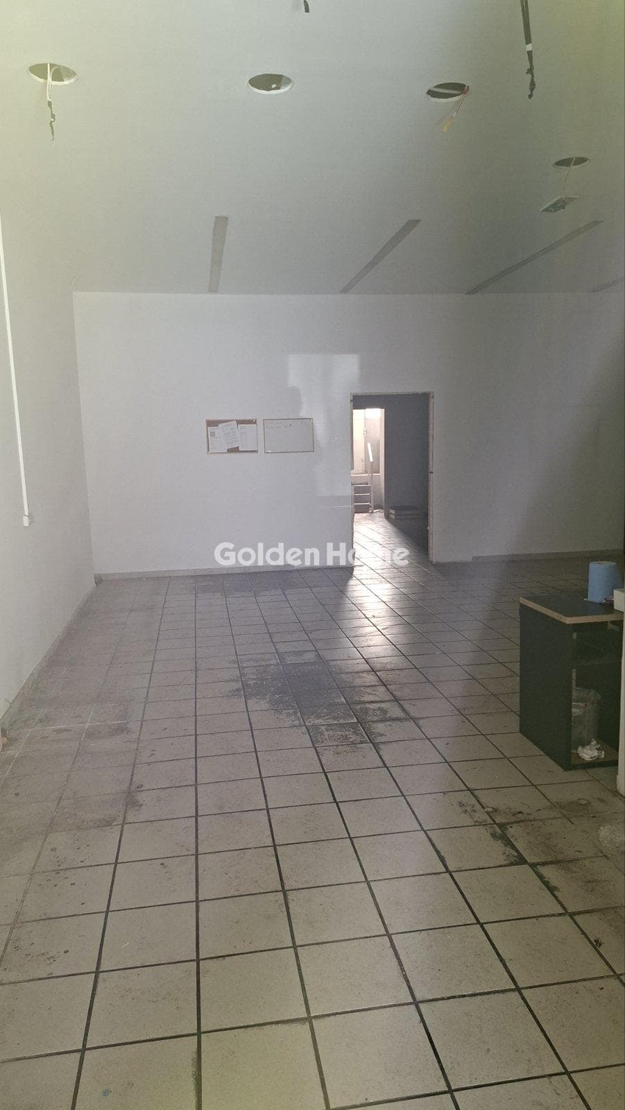 Retail Store in Nea Alexandria, Argyroupoli — Photo 10 of 13