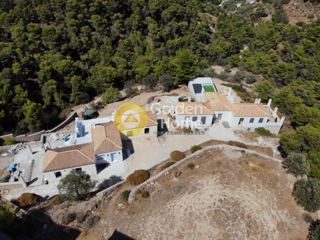 House in Ligoneri, Spetses — Photo 2 of 17