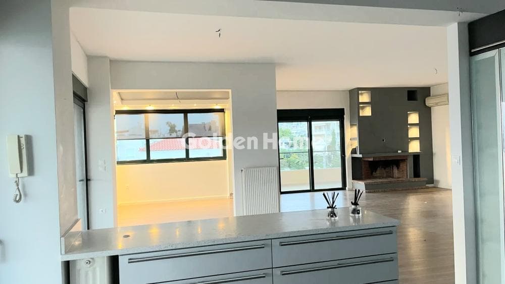 Apartment in Pigadakia, Vouliagmeni — Photo 3 of 15