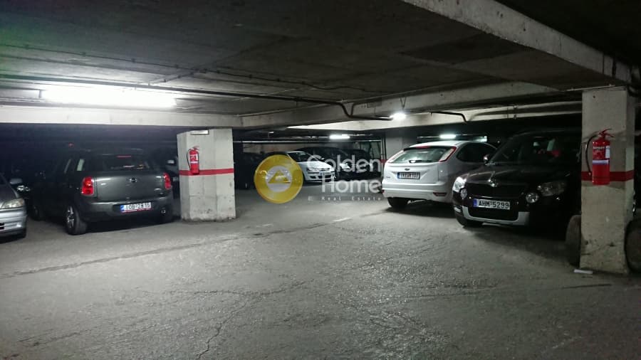 Χώρος Στάθμευσης στην Πάρκο Στρατάρχου Παπάγου, Χαλάνδρι — Φωτογραφία 2 από 2