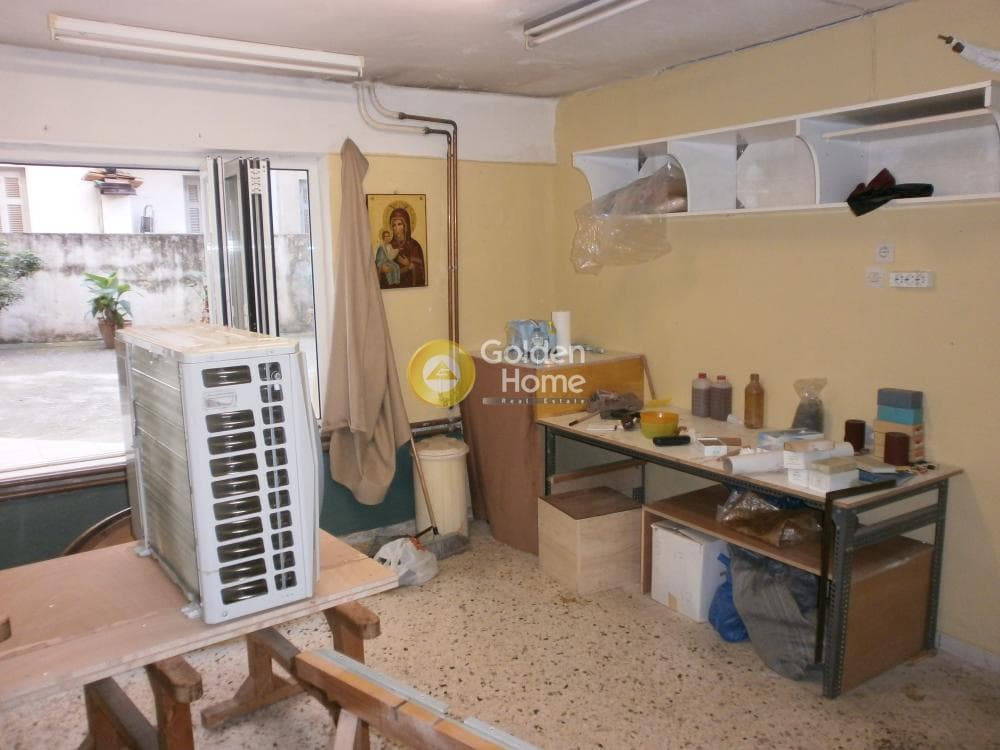 Retail Store in Leof. Liosion, Attiki — Photo 1 of 10
