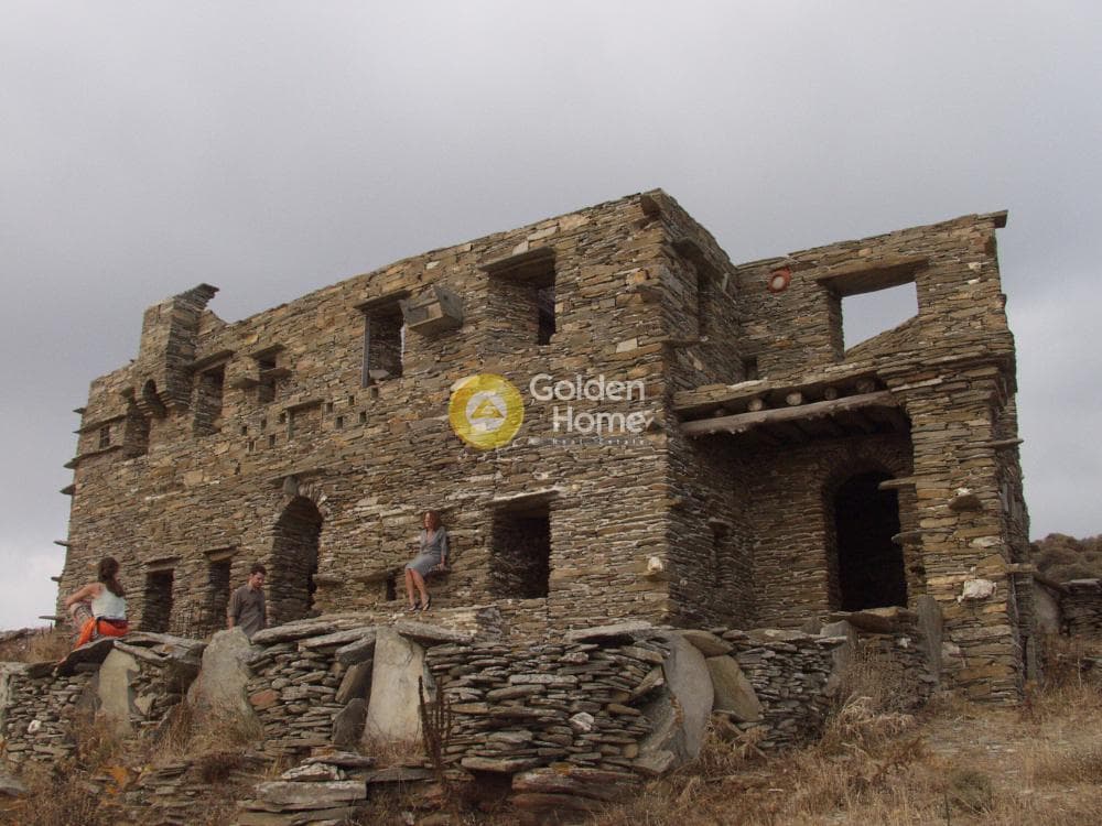 Parcel in Kapparia, Andros — Photo 1 of 2