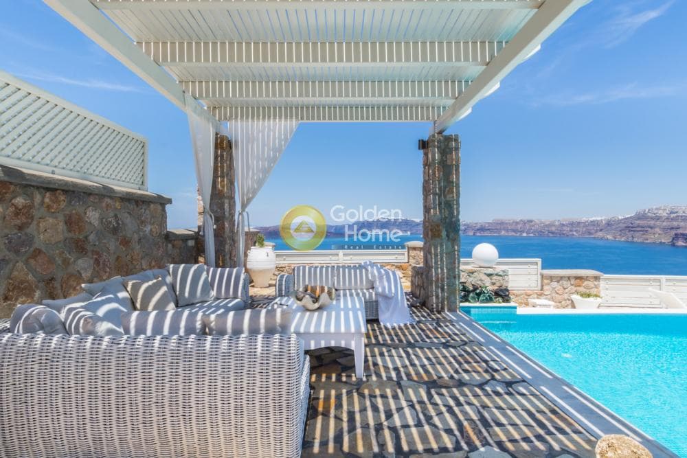 House in Center, Santorini — Photo 3 of 30