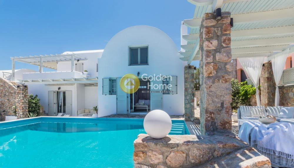 House in Center, Santorini — Photo 2 of 30