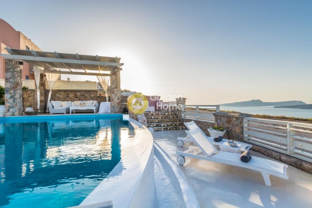 House in Center, Santorini — Photo 7 of 30
