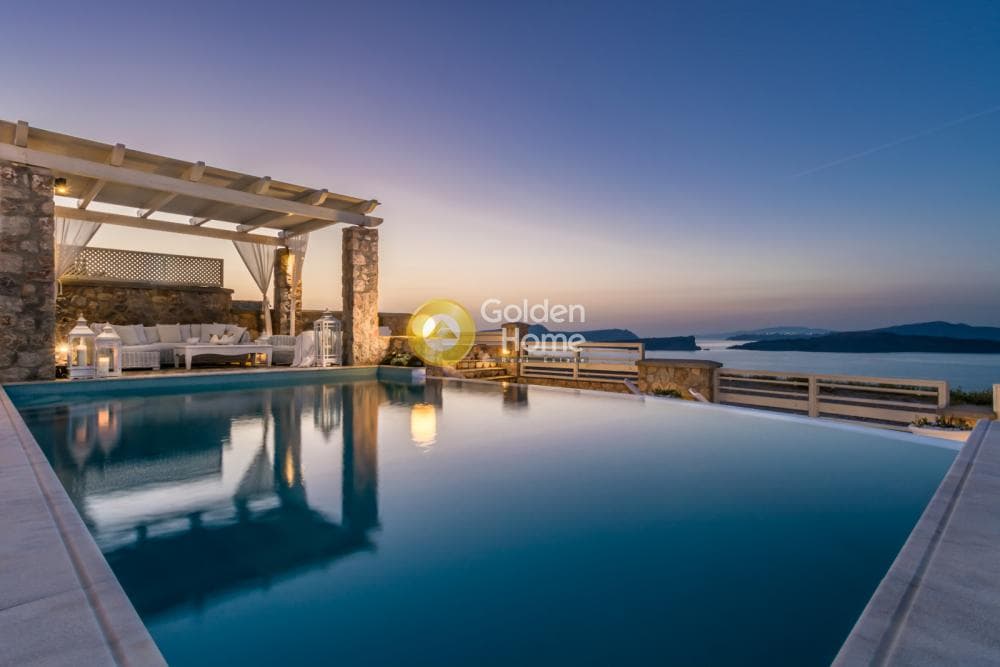 House in Center, Santorini — Photo 30 of 30