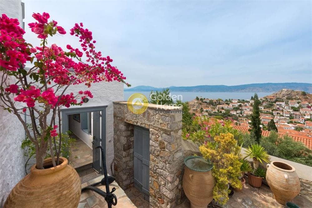House in Moni Agias Efpraxias, Hydra — Photo 18 of 19
