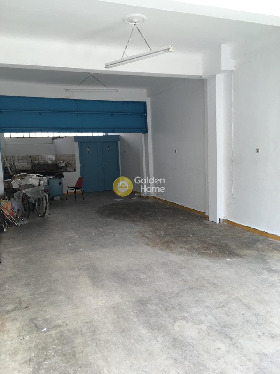 Retail Store in Center, Agioi Anargiroi — Photo 1 of 4