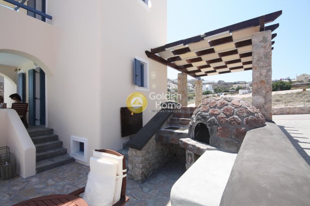 House in Center, Santorini — Photo 10 of 31