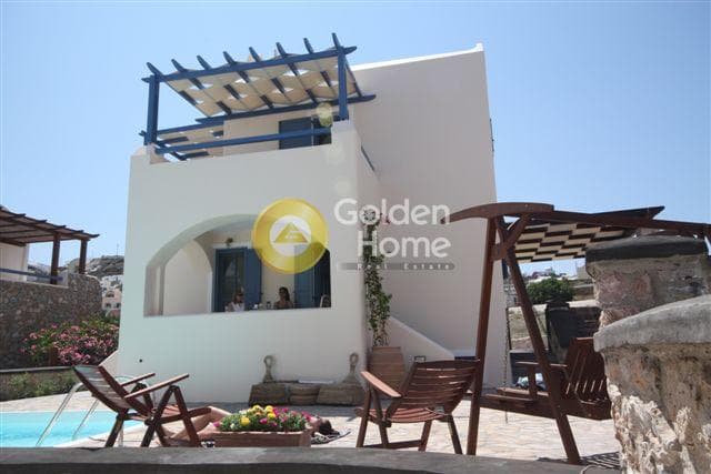 House in Center, Santorini — Photo 16 of 31