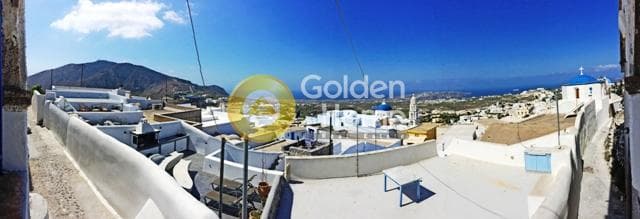 House in Thira, Santorini — Photo 9 of 9