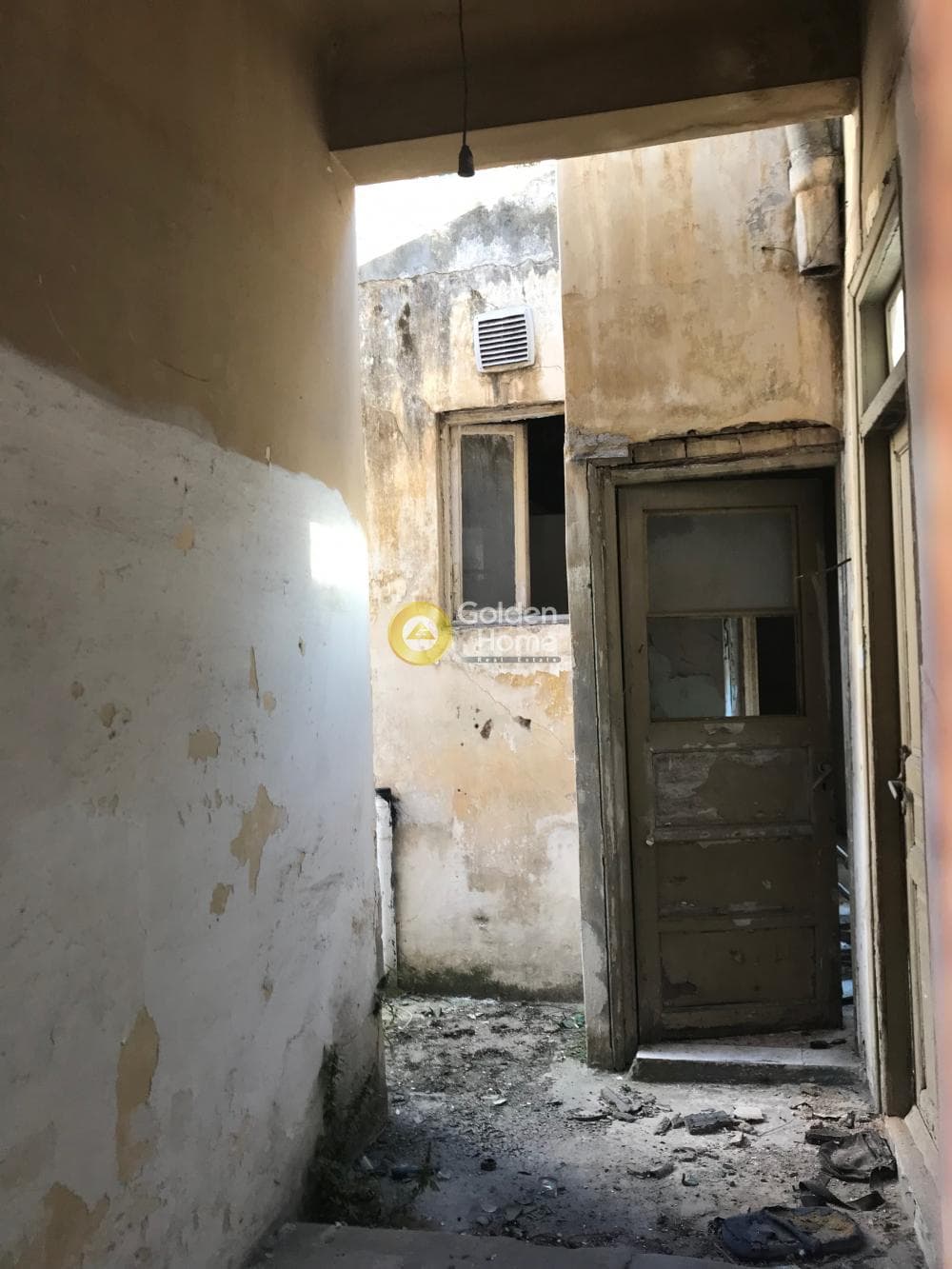 Οικόπεδο στην Ακαδημία Πλάτωνος, Κολωνός - Κολοκυνθούς