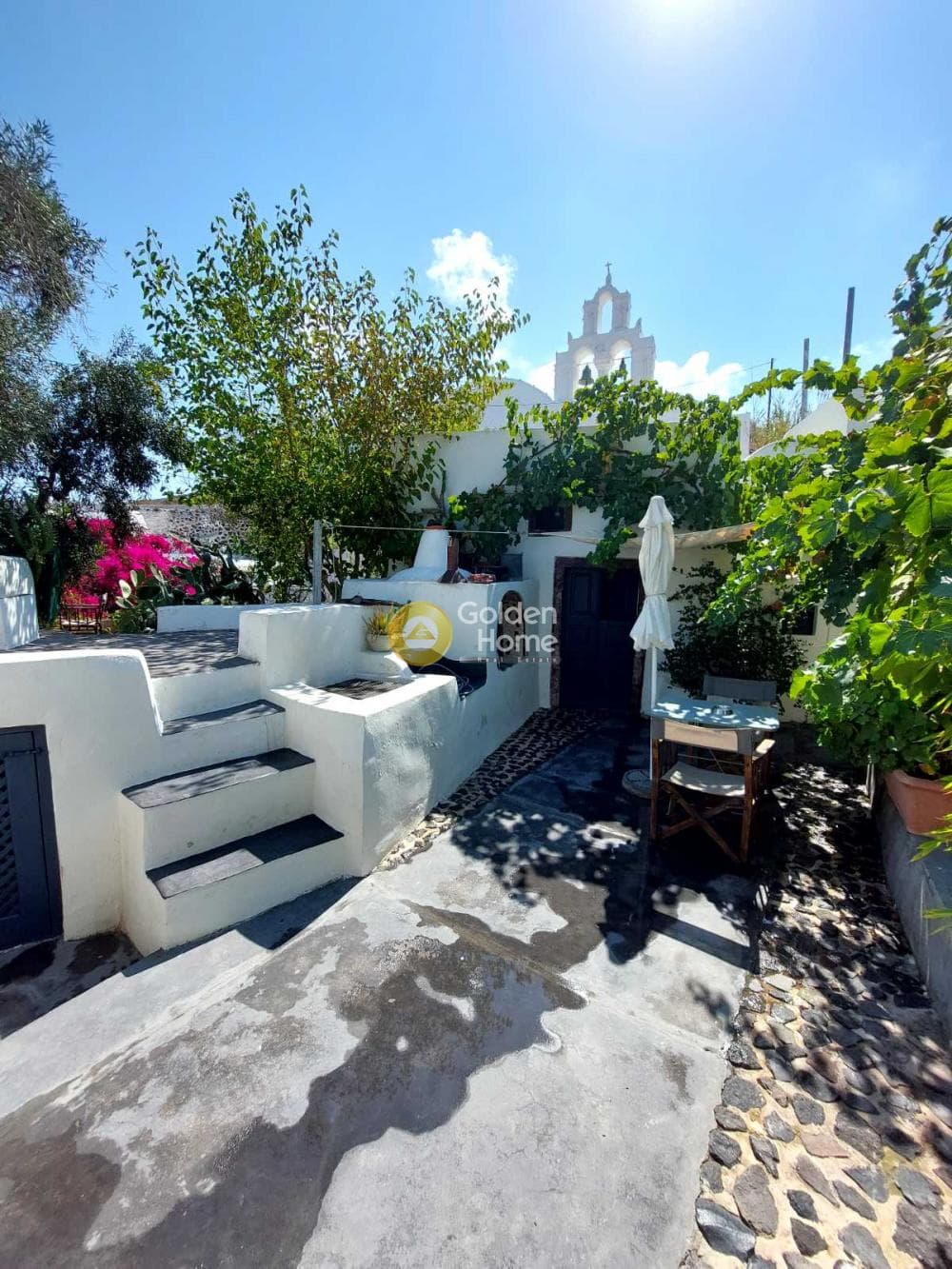 House in Oia, Santorini — Photo 19 of 20