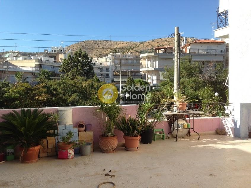 Retail Store in Kokkinovrachos, Keratsini — Photo 2 of 15