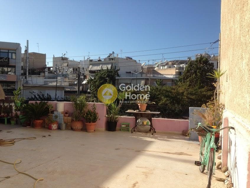 Retail Store in Kokkinovrachos, Keratsini — Photo 3 of 15