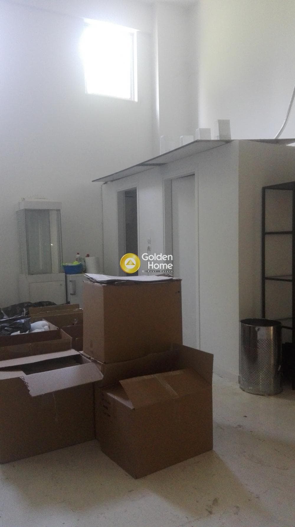 Retail Store in Center, Vrilissia — Photo 2 of 7