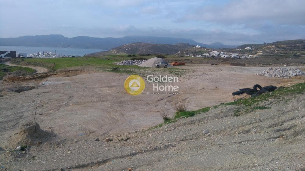 Parcel in Adamantas, Milos — Photo 1 of 3