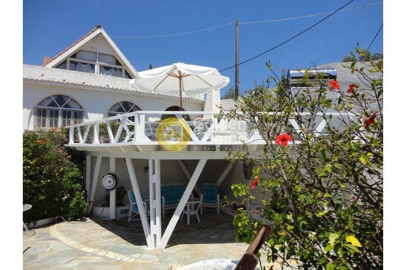 House in Vergeika, Spetses — Photo 2 of 19