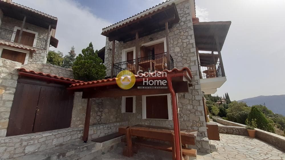 House in Arachova, Arachova — Photo 1 of 34