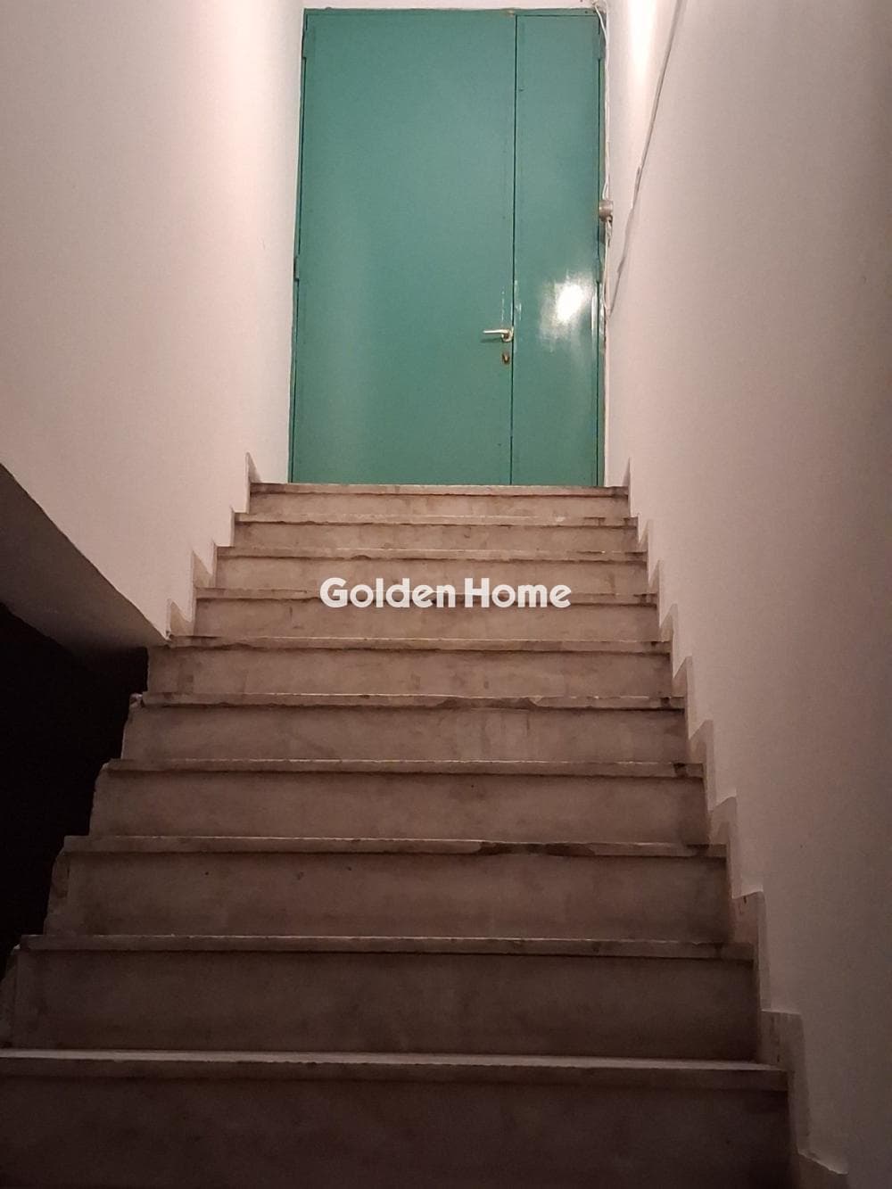 Αποθήκη στην Μουσείο, Εξάρχεια - Νεάπολη — Φωτογραφία 1 από 11