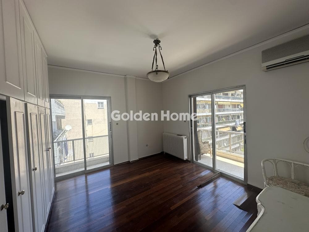 Apartment in Trocadero, Palaio Faliro — Photo 13 of 25