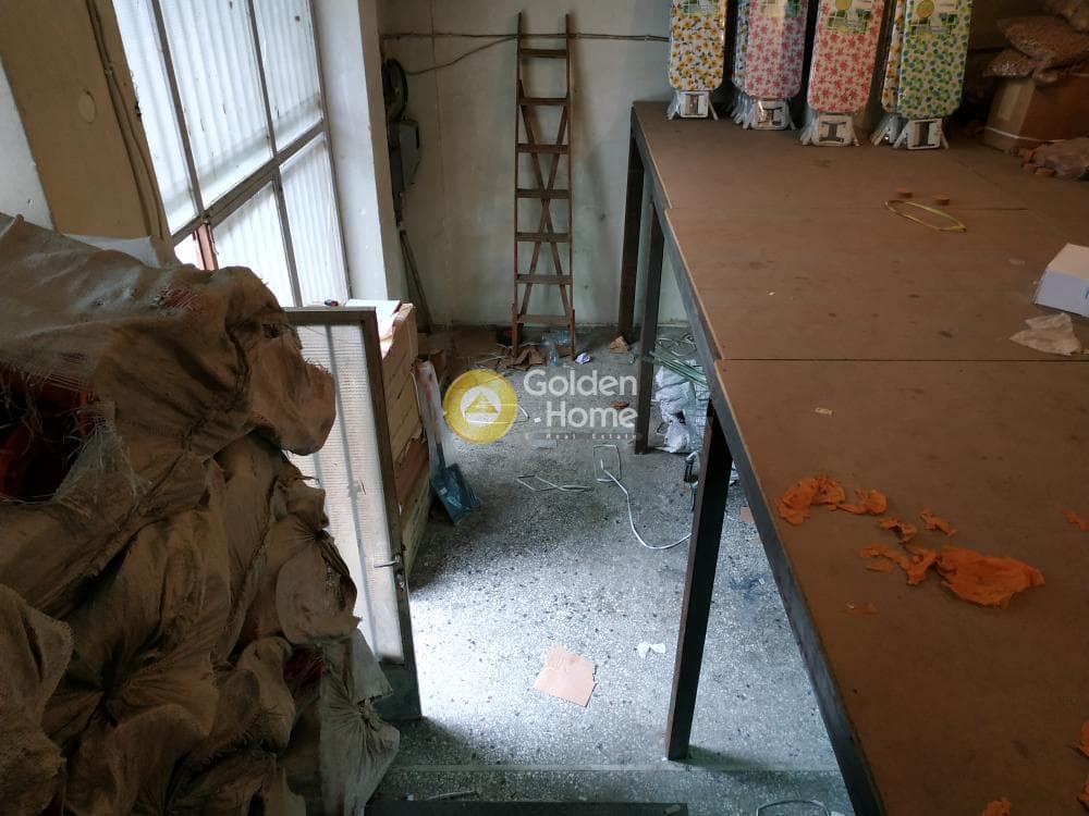 Retail Store in Train Park of Rentis, Piraeus — Photo 10 of 14