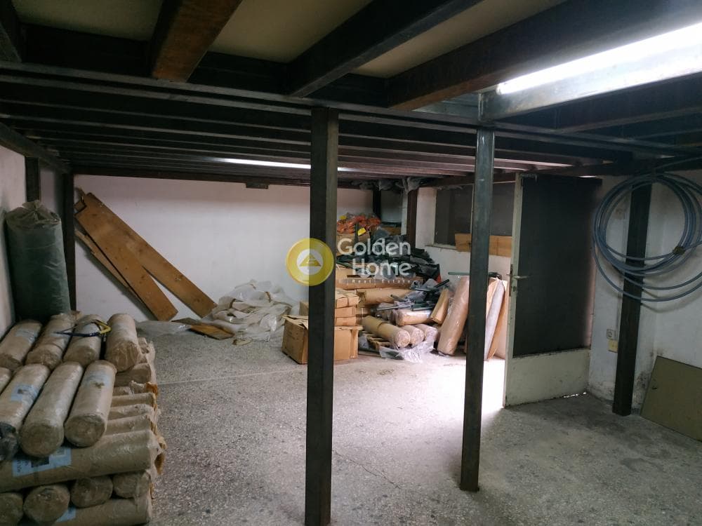 Retail Store in Train Park of Rentis, Piraeus — Photo 12 of 14