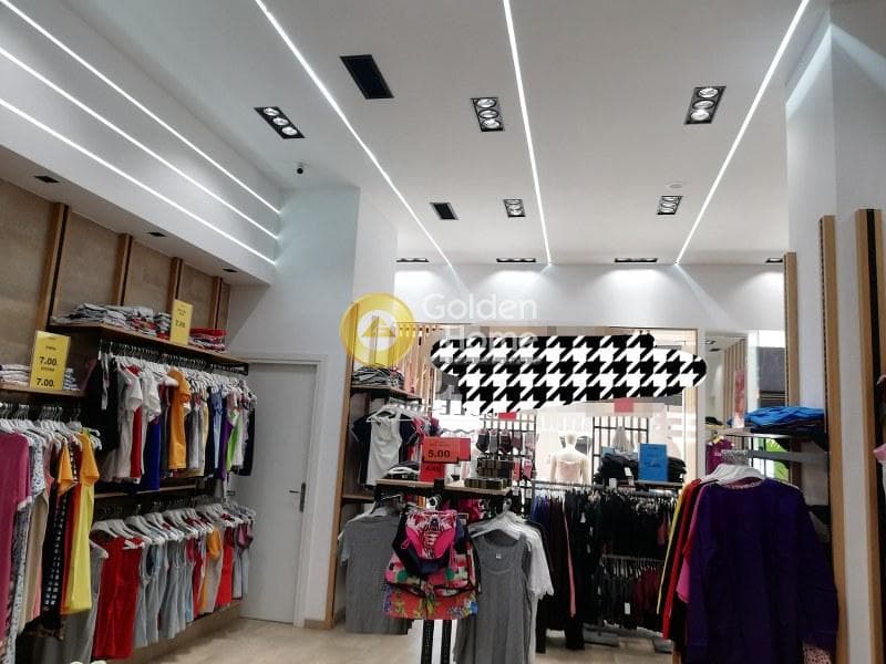Retail Store in Politeknon, Ilion — Photo 1 of 11