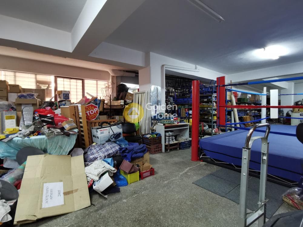 Warehouse in Lofos Sikelias, Neos Kosmos — Photo 1 of 9