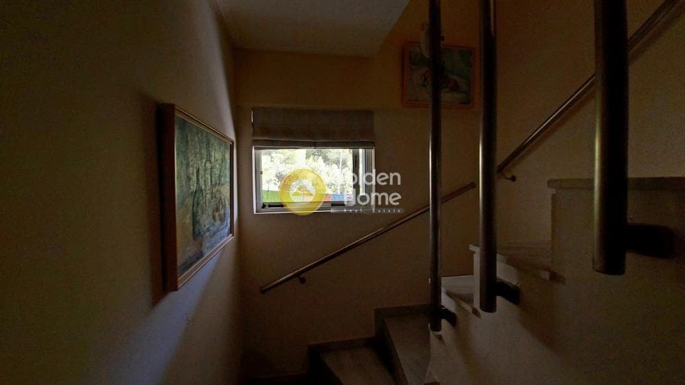 Apartment in Kareas, Vironas — Photo 29 of 32