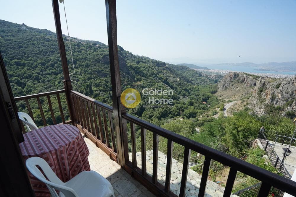 House in Center, Makrinitsa — Photo 2 of 24