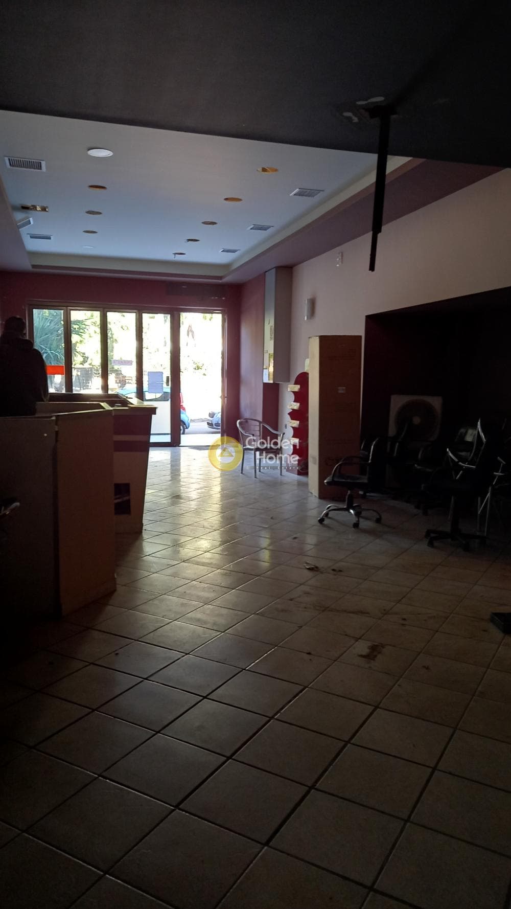Κατάστημα στην Καριώτικα, Πέραμα — Φωτογραφία 2 από 7