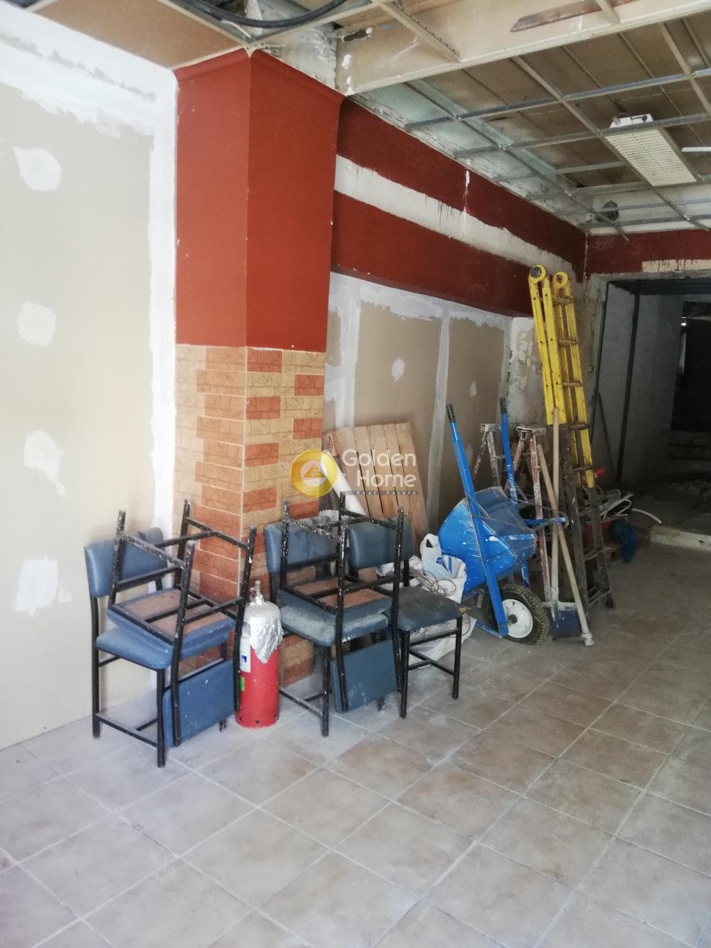 Retail Store in Saframpoli, Nea Ionia — Photo 2 of 6