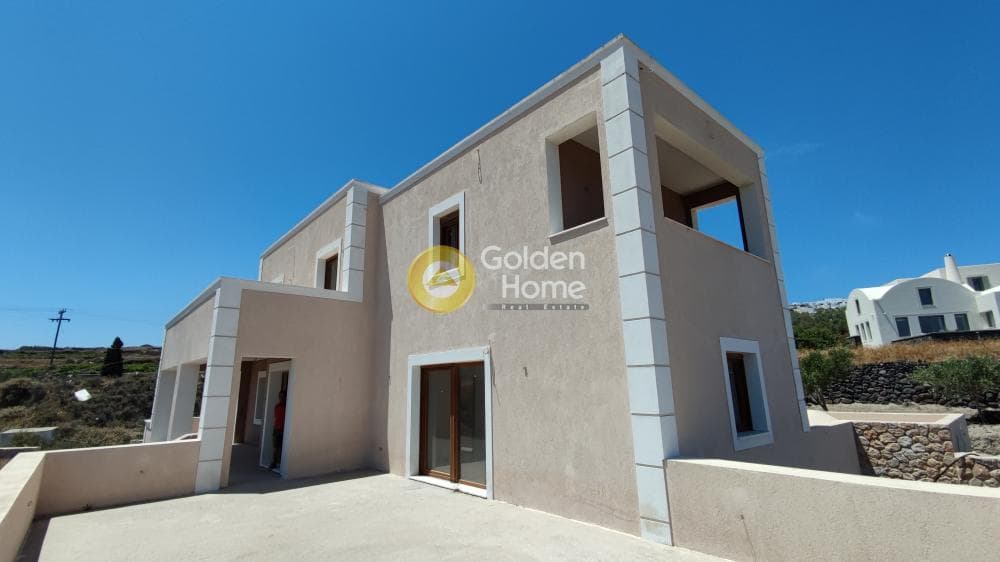 House in Thira, Santorini — Photo 1 of 22