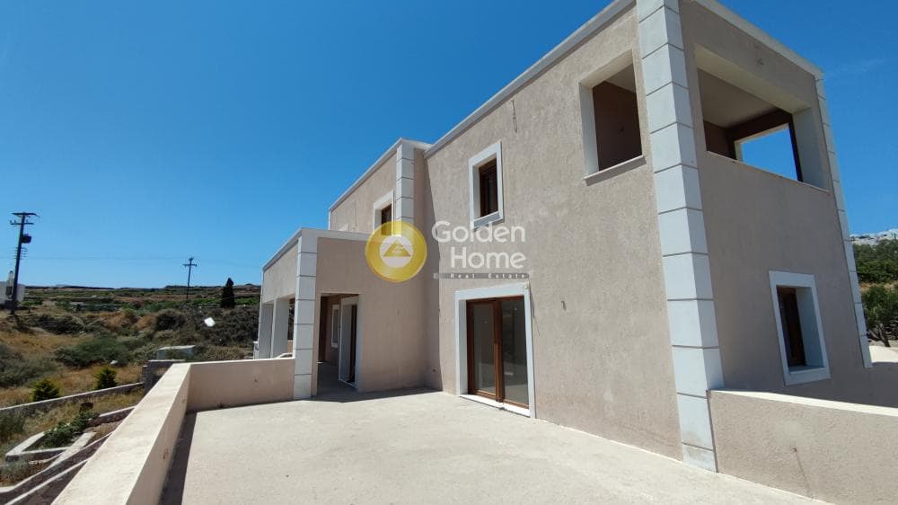 House in Thira, Santorini — Photo 2 of 22