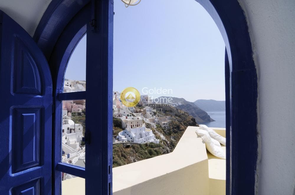 House in Oia, Santorini — Photo 6 of 30