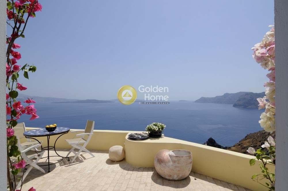 House in Oia, Santorini — Photo 28 of 30