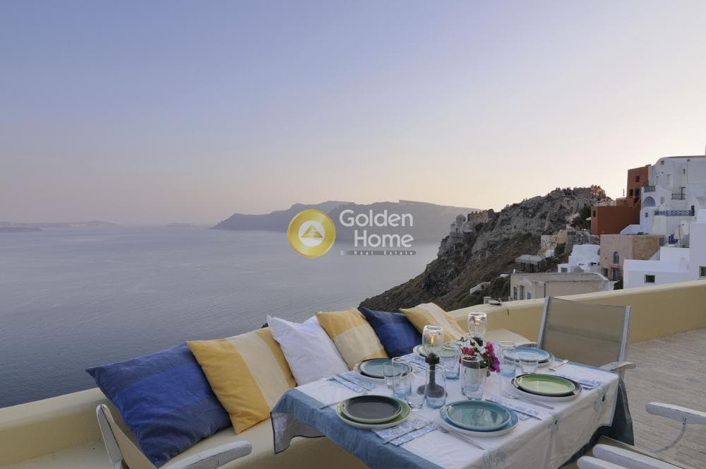 House in Oia, Santorini — Photo 3 of 30