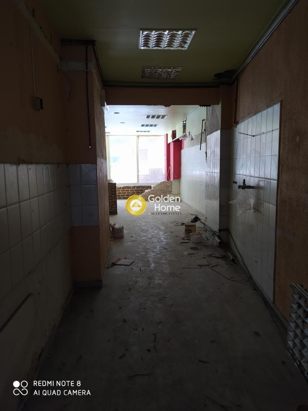 Retail Store in Platia Kipselis, Kipseli — Photo 2 of 4