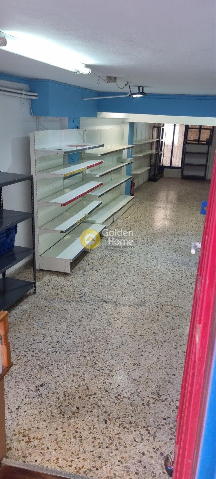 Retail Store in Mitropoli, Piraeus — Photo 2 of 4