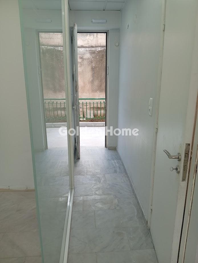 Retail Store in Ierapoli, Aigaleo — Photo 5 of 35